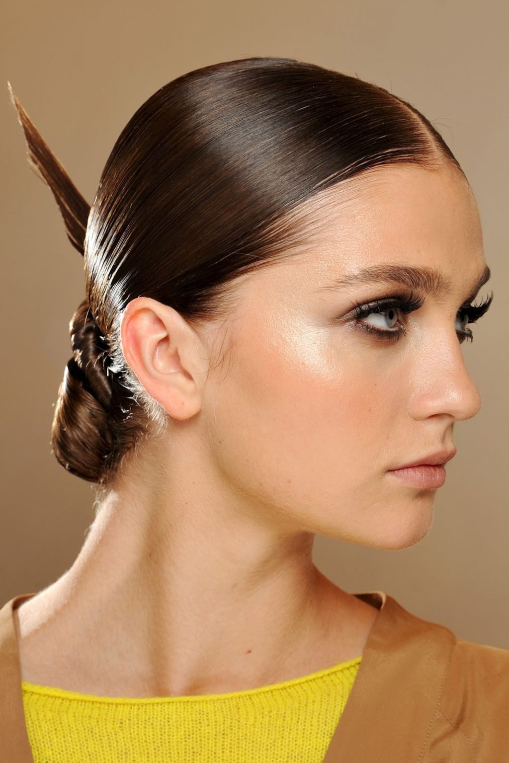 Модні стрижки та зачіски зими 2020 (85 фото) Модні стрижки та зачіски зими 2020 (85 фото)