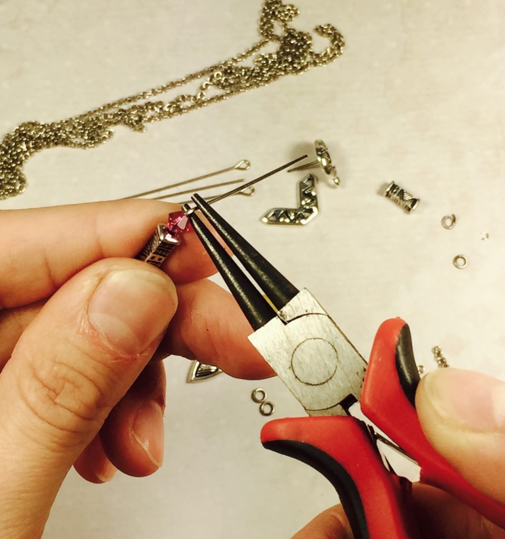 Прикраси з біжутерії своїми руками