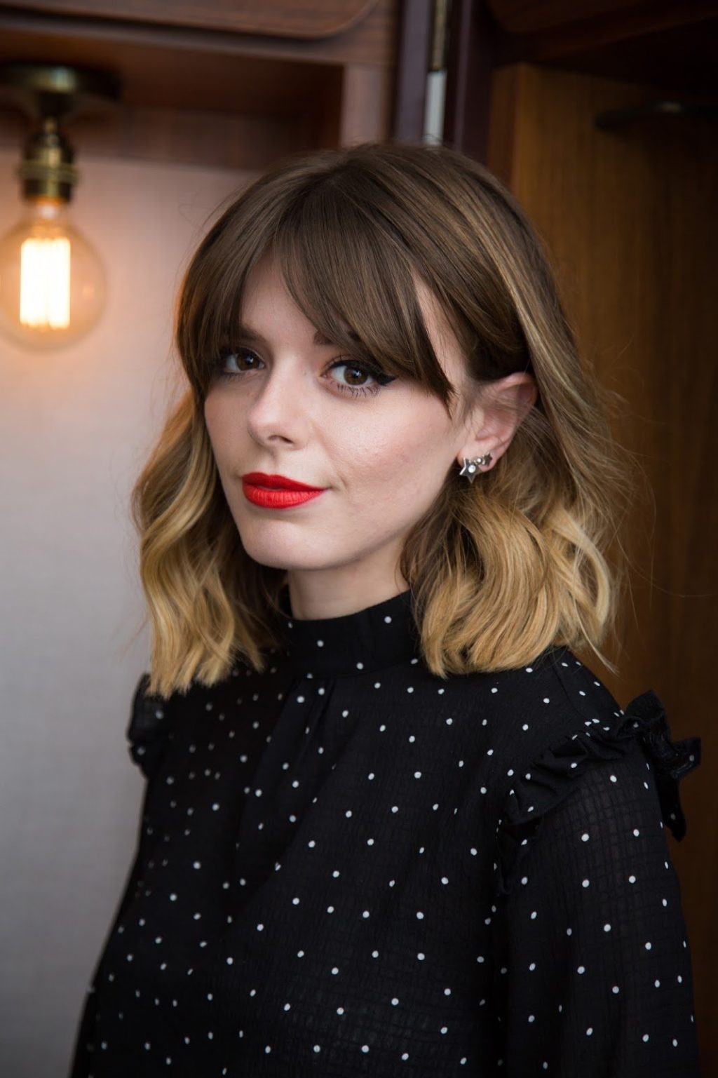 Модні стрижки та зачіски зими 2020 (85 фото) Модні стрижки та зачіски зими 2020 (85 фото)