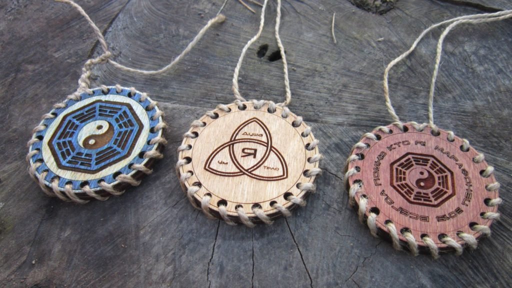 Прикраси з біжутерії своїми руками