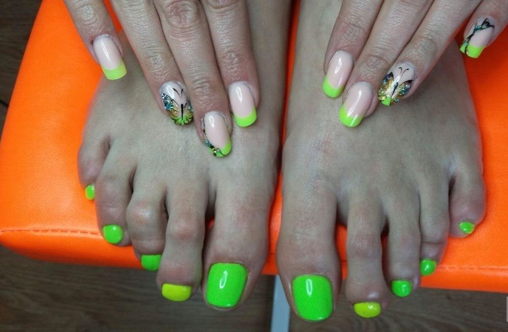 Яскравий літній педикюр 2020 року:модні тренди та новинки (102 фото)