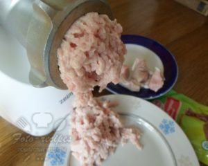 Як приготувати тефтелі з фаршу з рисом на сковороді