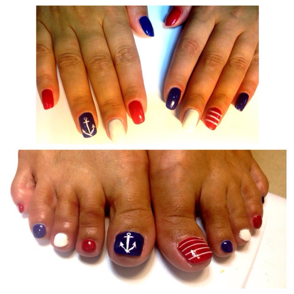 Яскравий літній педикюр 2020 року:модні тренди та новинки (102 фото) Яскравий літній педикюр 2020 року:модні тренди та новинки (102 фото)