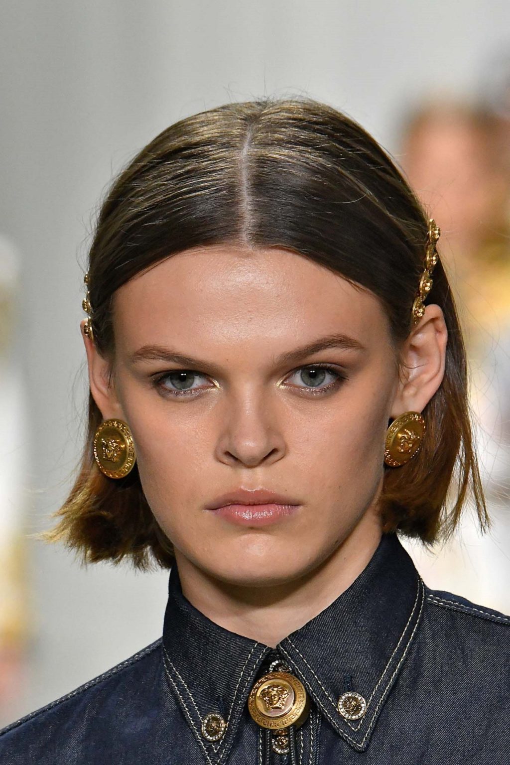 Модні стрижки та зачіски зими 2020 (85 фото) Модні стрижки та зачіски зими 2020 (85 фото)