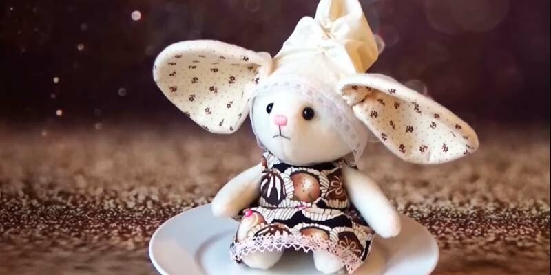 Щур (миша) своїми руками — символ 2020 року з різних матеріалів (схеми і викрійки) Щур (миша) своїми руками — символ 2020 року з різних матеріалів (схеми і викрійки)