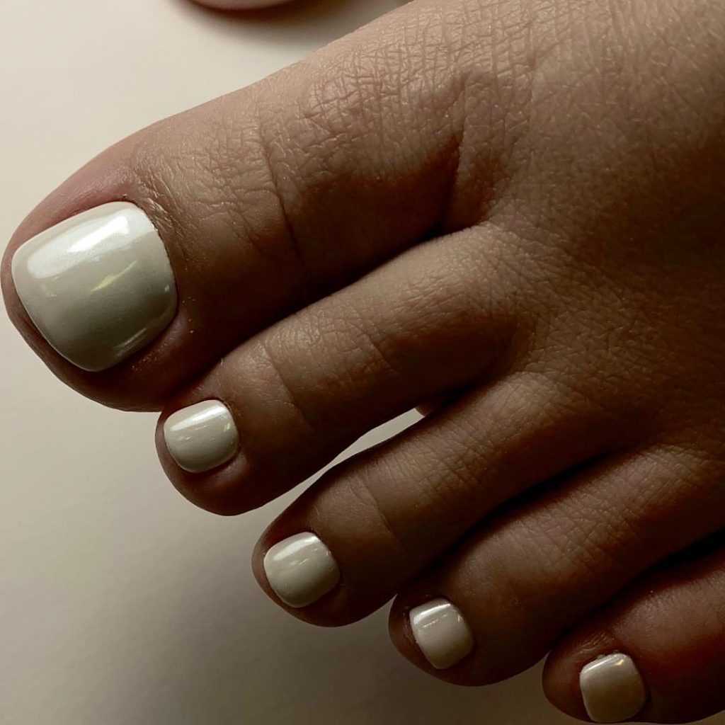 Яскравий літній педикюр 2020 року:модні тренди та новинки (102 фото) Яскравий літній педикюр 2020 року:модні тренди та новинки (102 фото)