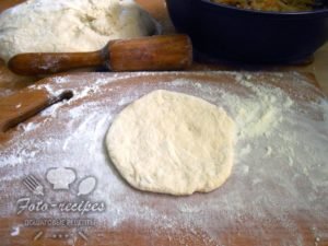 Рецепт смажених пиріжків з капустою і грибами на сковорідці