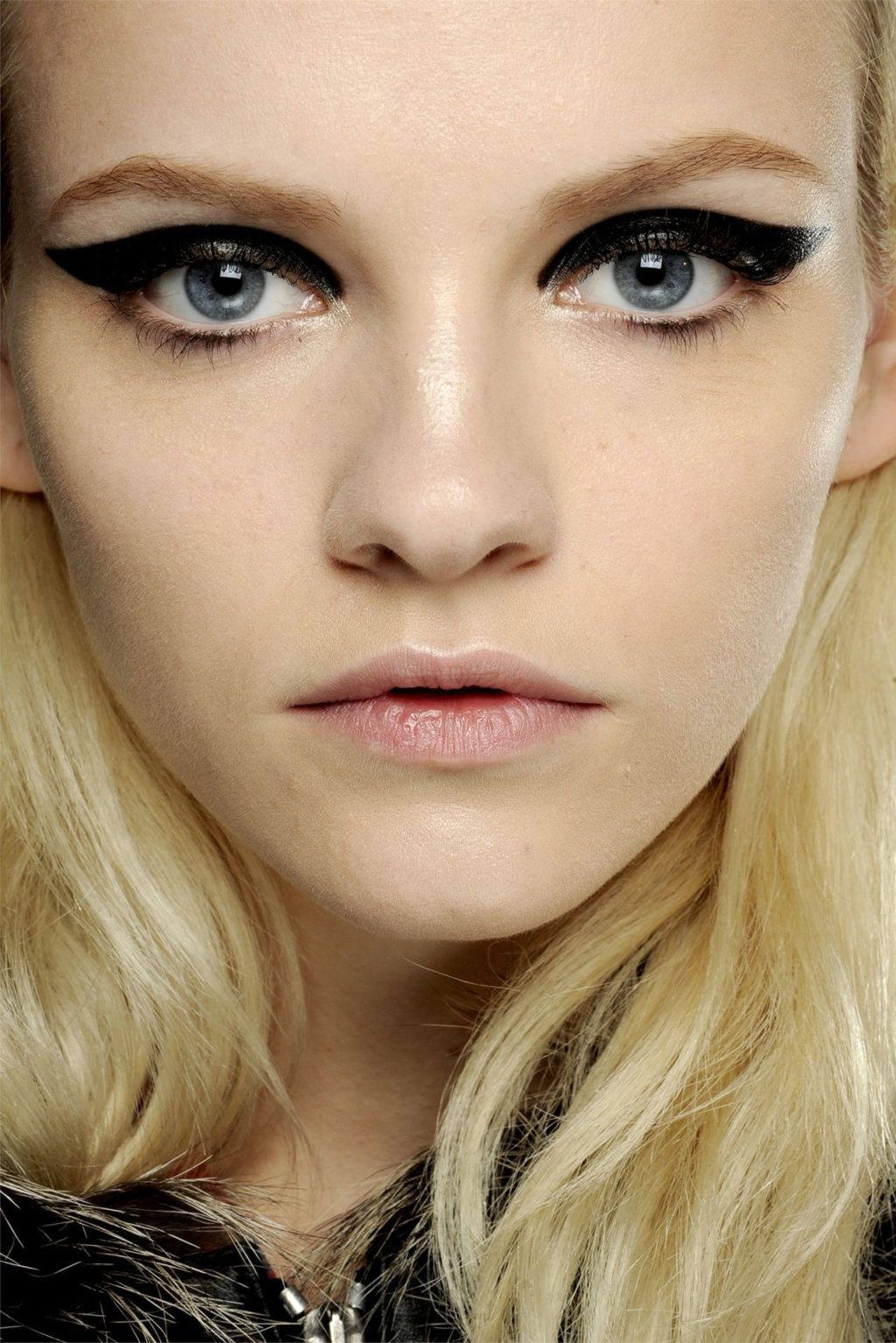 Модний зимовий макіяж 2020. Основні тренди (83 фото) Модний зимовий макіяж 2020. Основні тренди (83 фото)