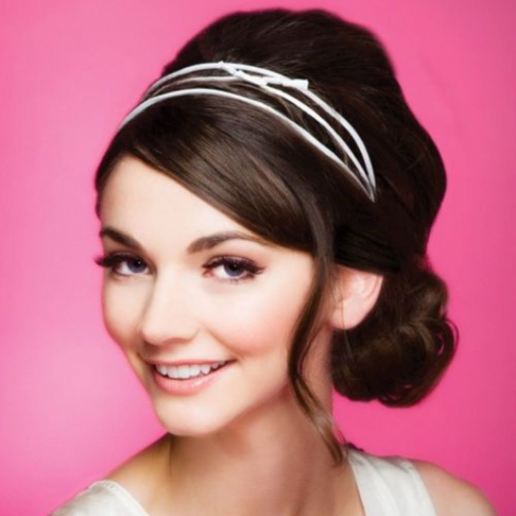 Модні стрижки та зачіски зими 2020 (85 фото) Модні стрижки та зачіски зими 2020 (85 фото)