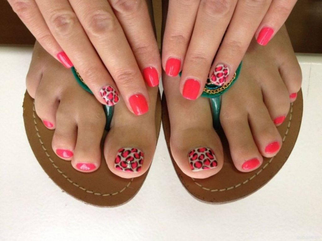 Модний педикюр 2020 року:головні тренди та новинки(150 фото)