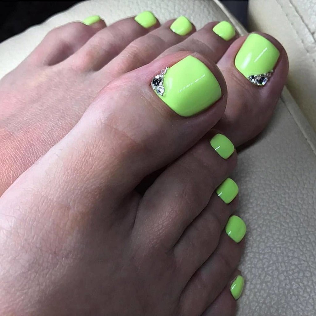 Модний педикюр 2020 року:головні тренди та новинки(150 фото)