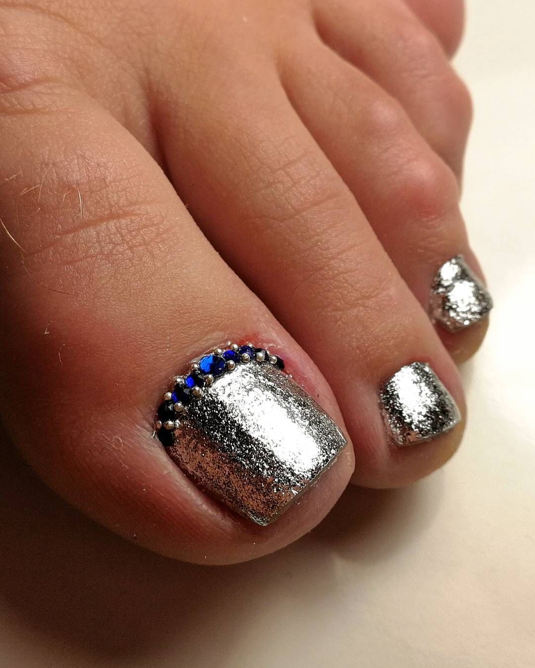 Модний педикюр 2020 року:головні тренди та новинки(150 фото)