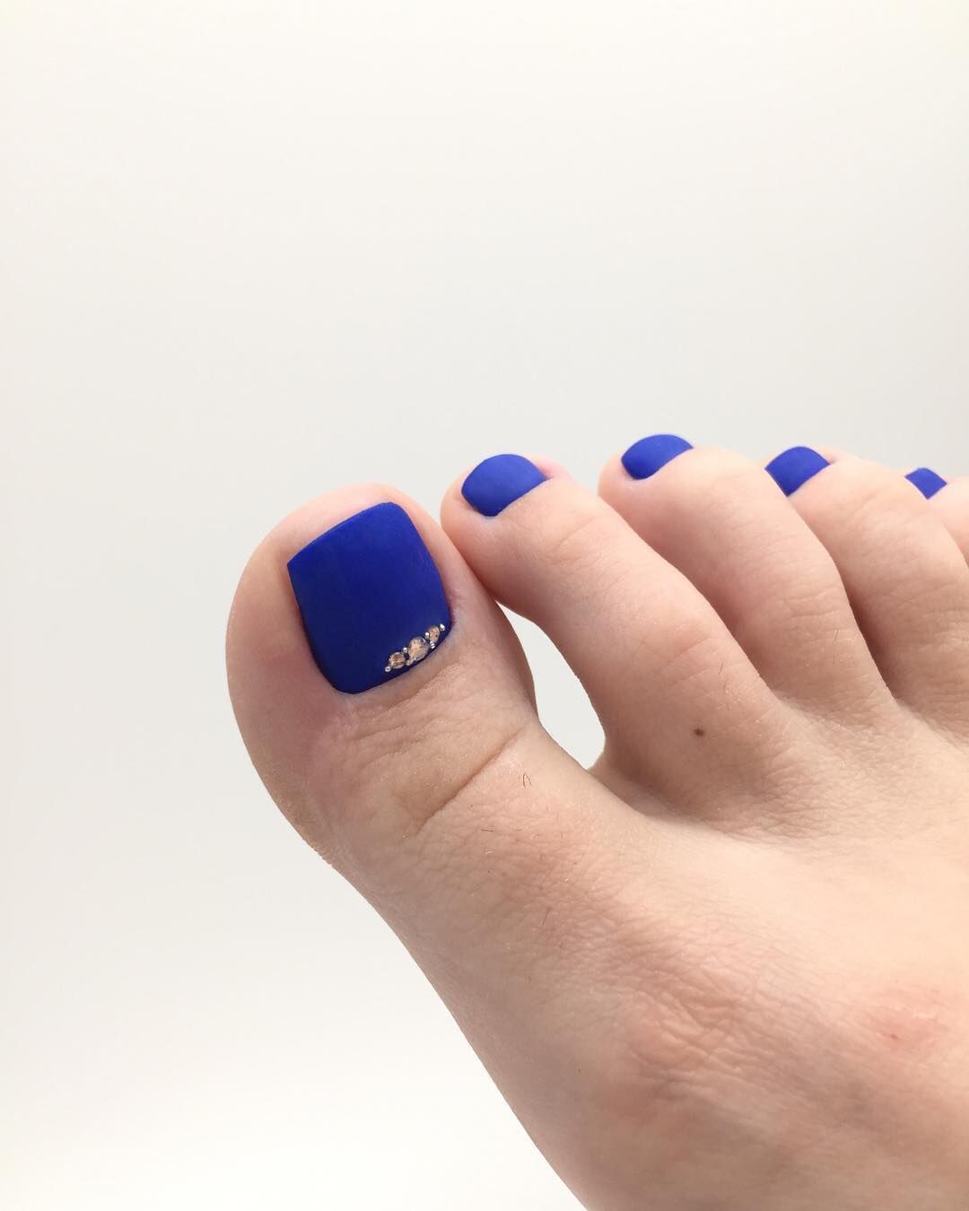 Модний педикюр 2020 року:головні тренди та новинки(150 фото)