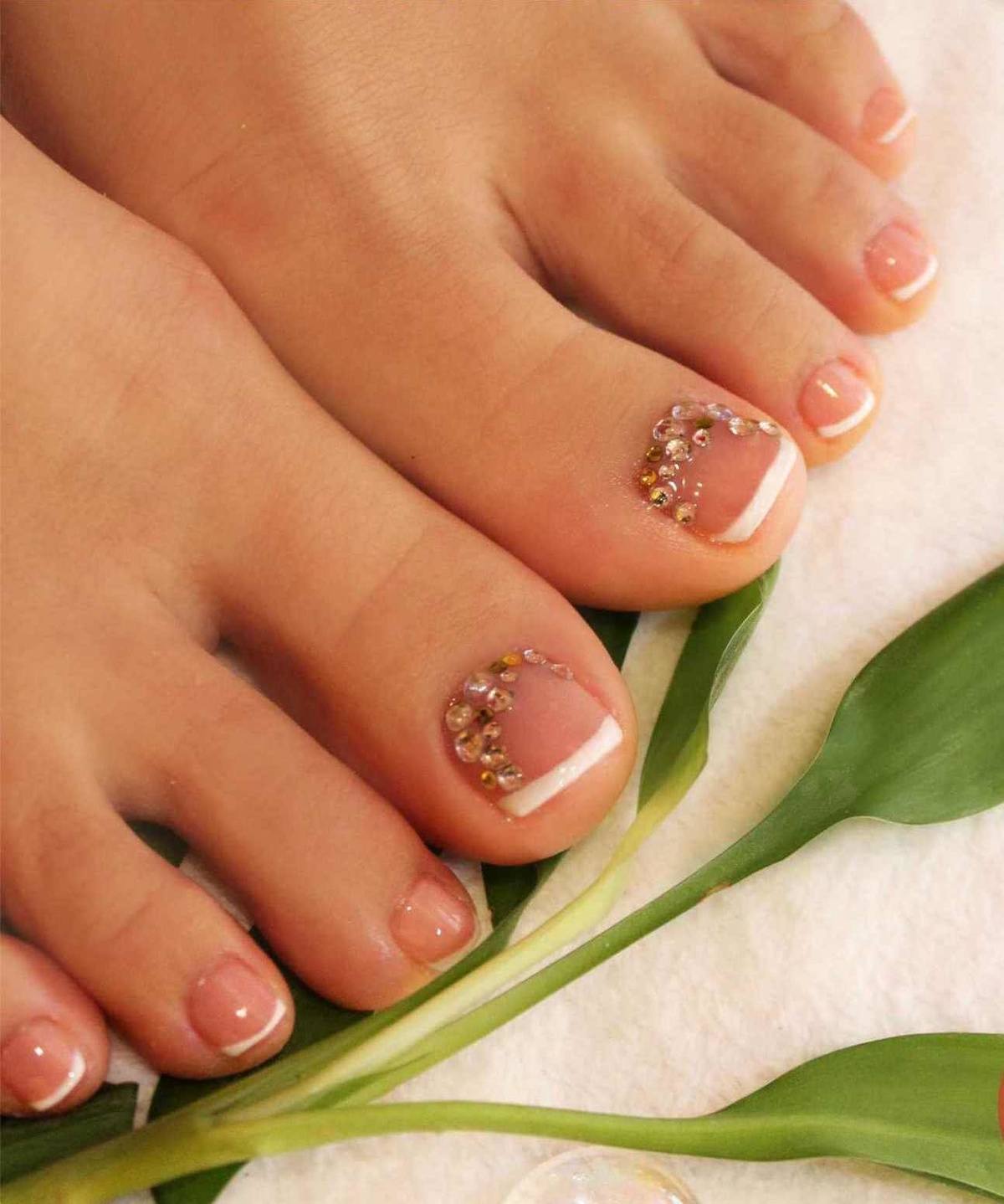 Модний педикюр 2020 року:головні тренди та новинки(150 фото)