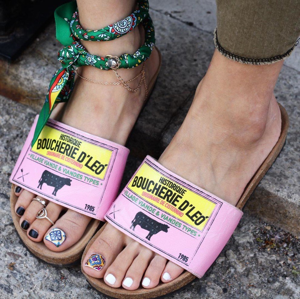 Модний педикюр 2020 року:головні тренди та новинки(150 фото)