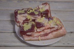 Як солити грудинку   4 простих, але дуже смачних рецепта