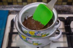 Як правильно розтопити шоколад в домашніх умовах