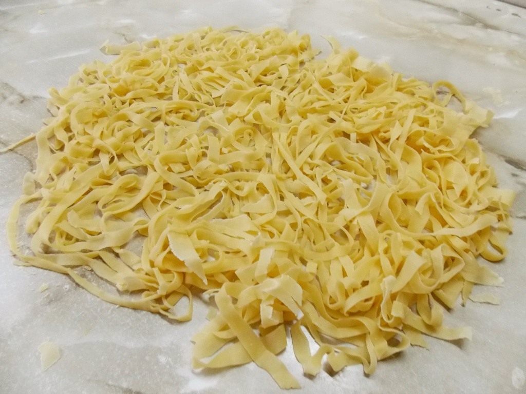 Як приготувати домашню локшину   сама смачна локшина своїми руками