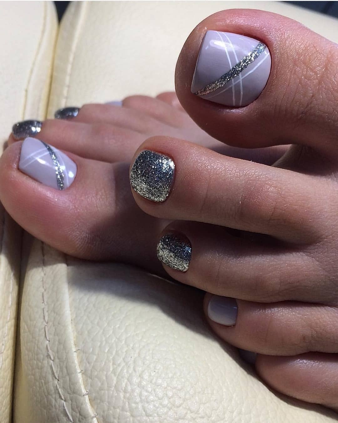 Модний педикюр 2020 року:головні тренди та новинки(150 фото)