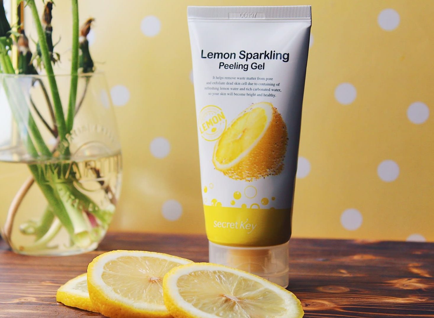 Топ 10 кращих скрабів і пілінгів з iHerb