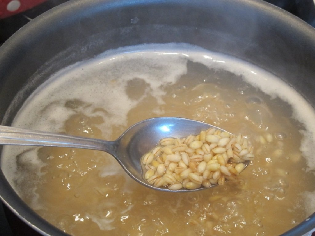 Як варити розсольник з перловкою і мясом