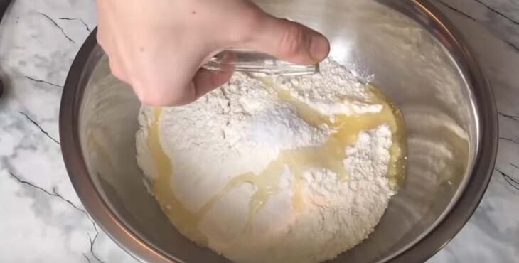 Коржі на сковороді замість хліба — швидкі і смачні рецепти