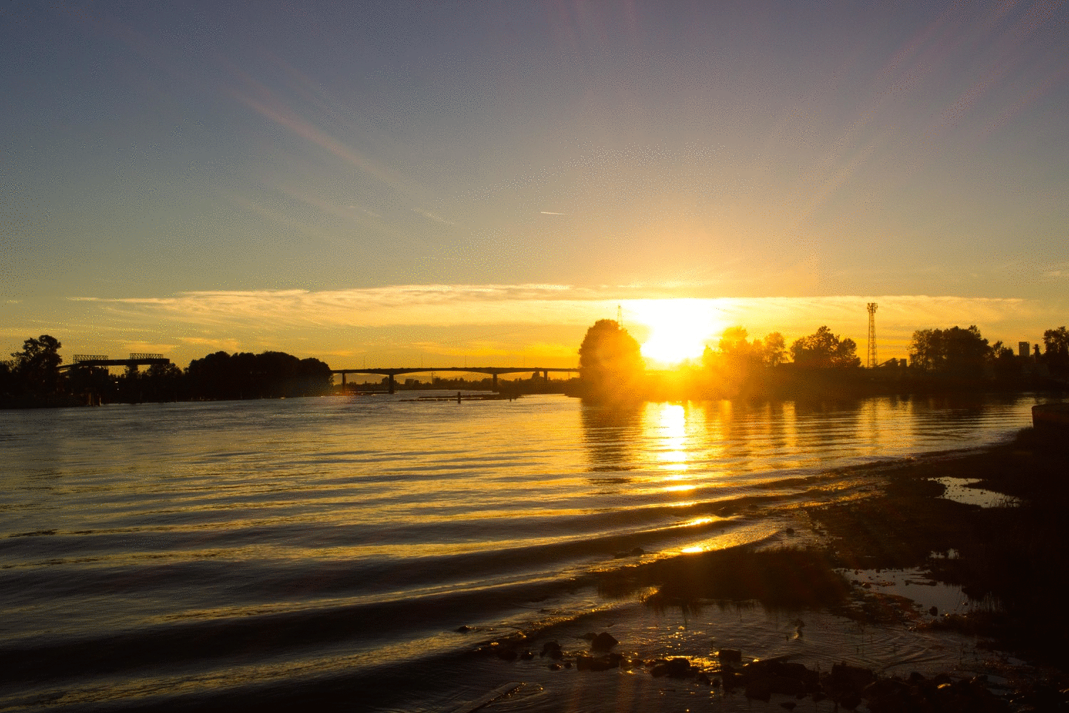 Що означає побачити захід сонця на морі у сні — 40 трактувань сновидіння