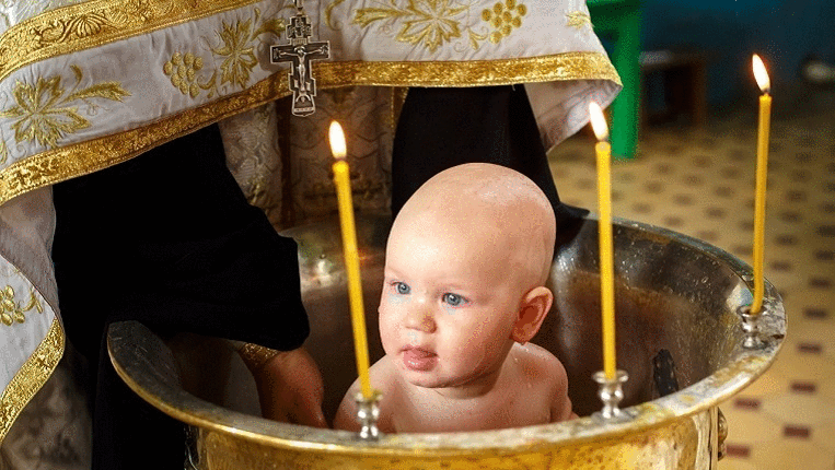 Як тлумачити сон про хрещення дитини — 38 точних значень за різними сонникам