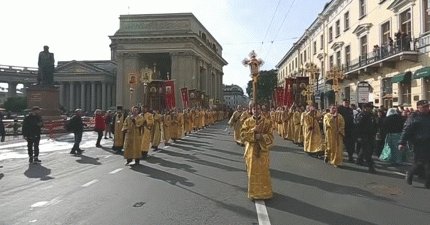 Як трактувати сон про хресний хід — 35 різних значень